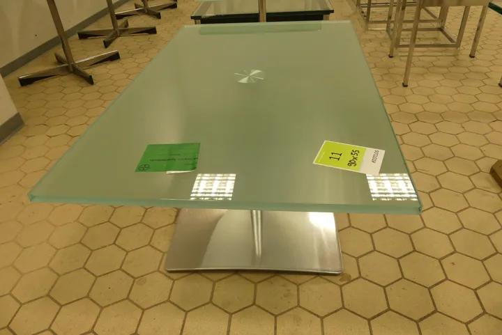 Beistelltisch Maße in cm ca. 90 x 55